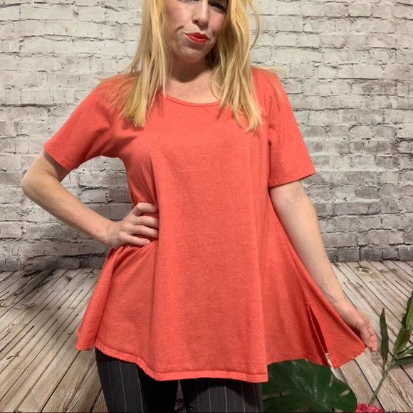 ‼️LULAROE PERFECT T Red Size Medium‼️ - Picture 12 of 16